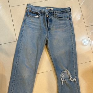Levi’s jeans size 28